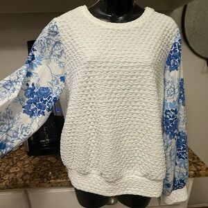 Anthropologie Porridge Clothing White and Blue Textured Blouse